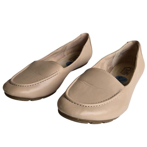 Cliff's by White Mountain Women's Size 7.5 Gracefully Smooth Taupe Loafers - Picture 1 of 16